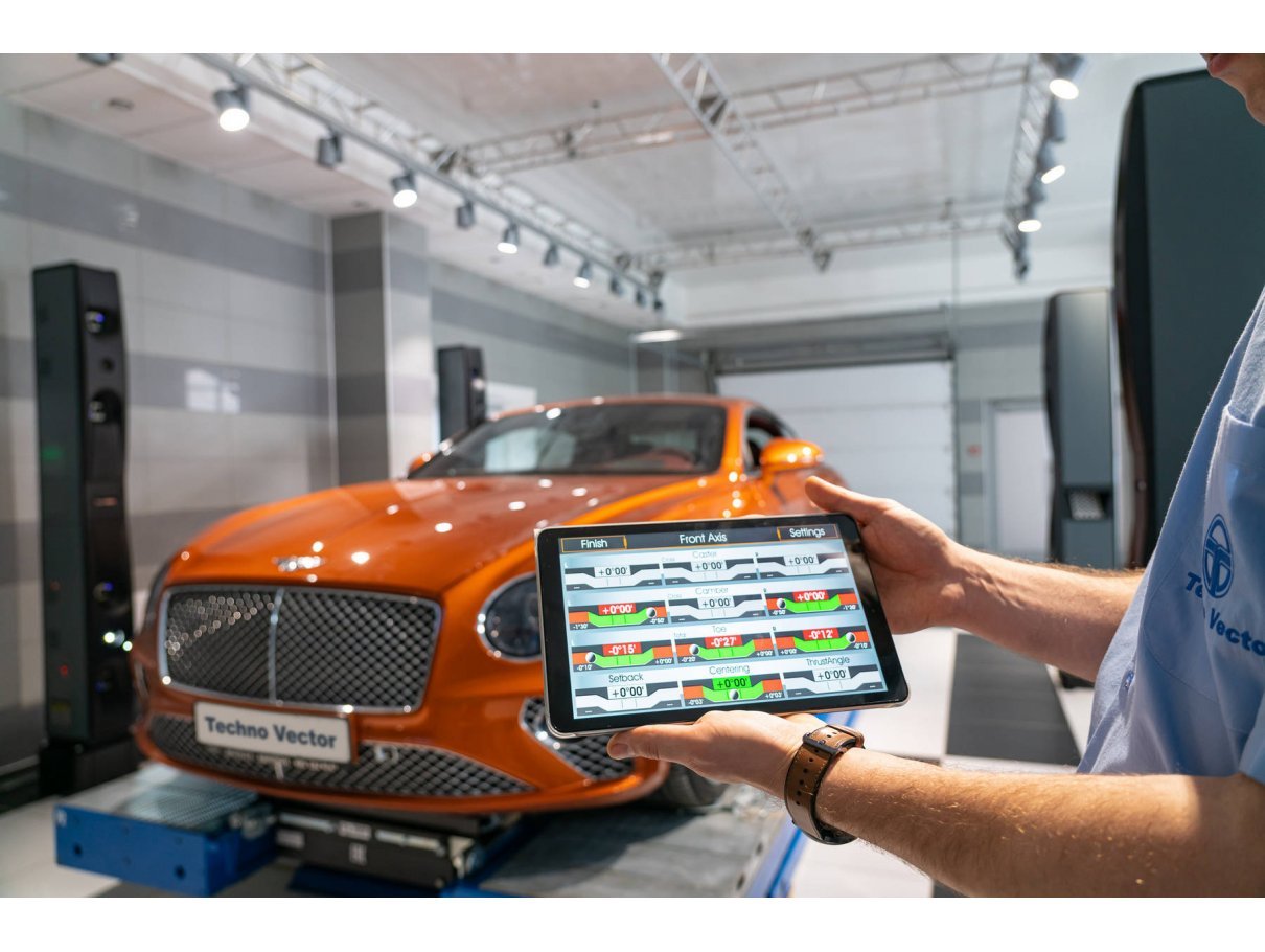 Стенд сход-развал ТехноВектор 8 8218 Стенд сход-развал ТехноВектор 8 8218